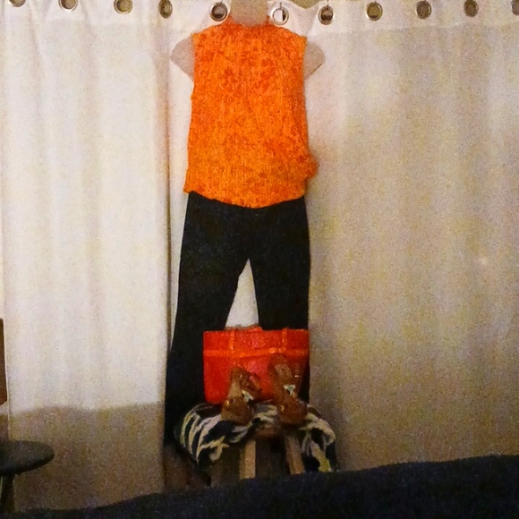 Top - Picture 2 of 10